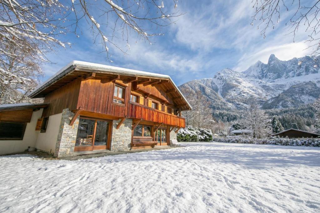 Chalet du Golf618 Family retreat for 9 next to Ski lifts - Happy Rentals