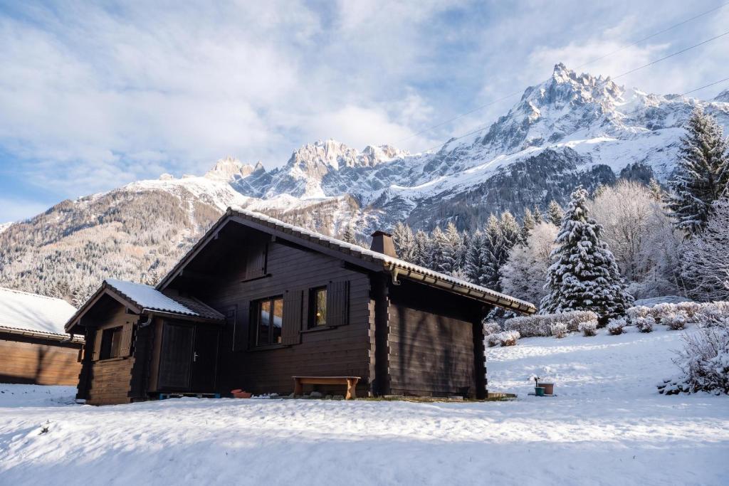Chalet du Glacier Cosy Alpine style, Sleeps 4 - Happy Rentals