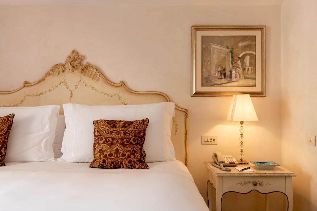 Superior Double Room Villa Timeo