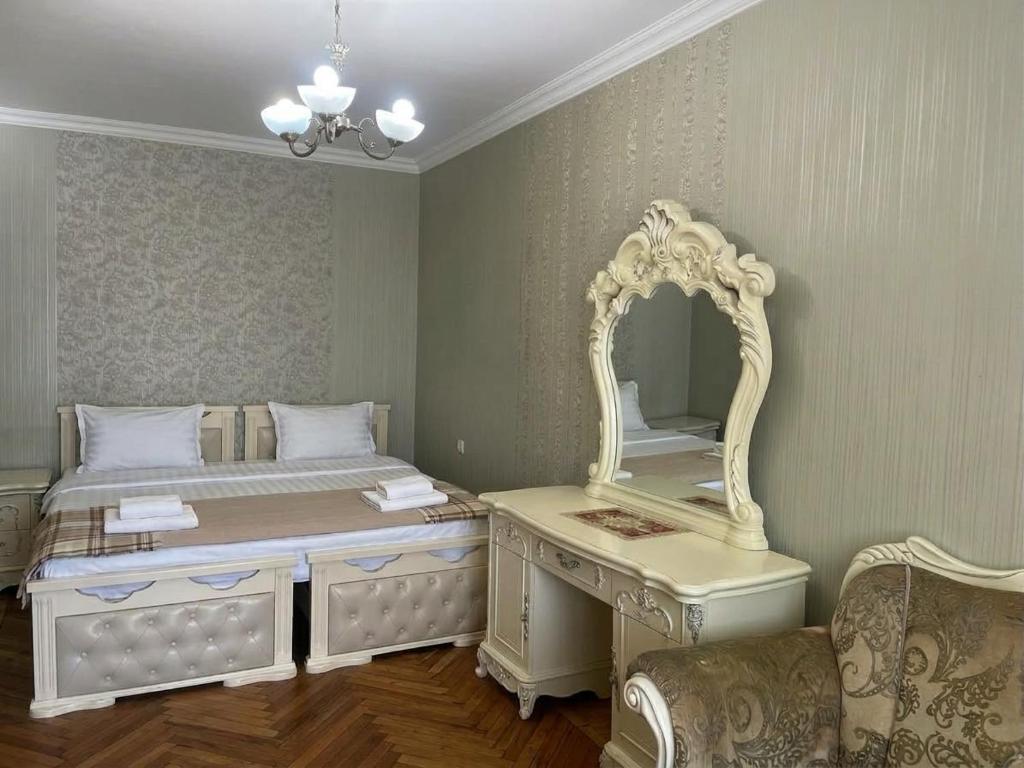 لابی و فضای عمومی Charle Central House - تصویر ۵
