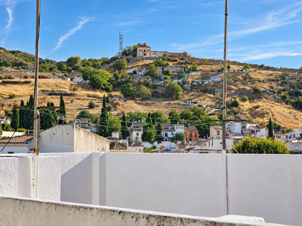 Nasrid Panorama - Casa con Terraza 360 º, 4 Dormitorios y Parking Gratis