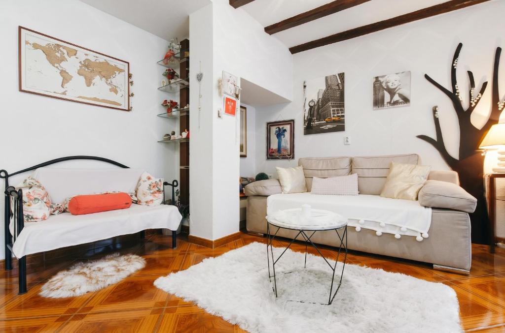 Modern Apartment in the Heart of Split with Private Garden