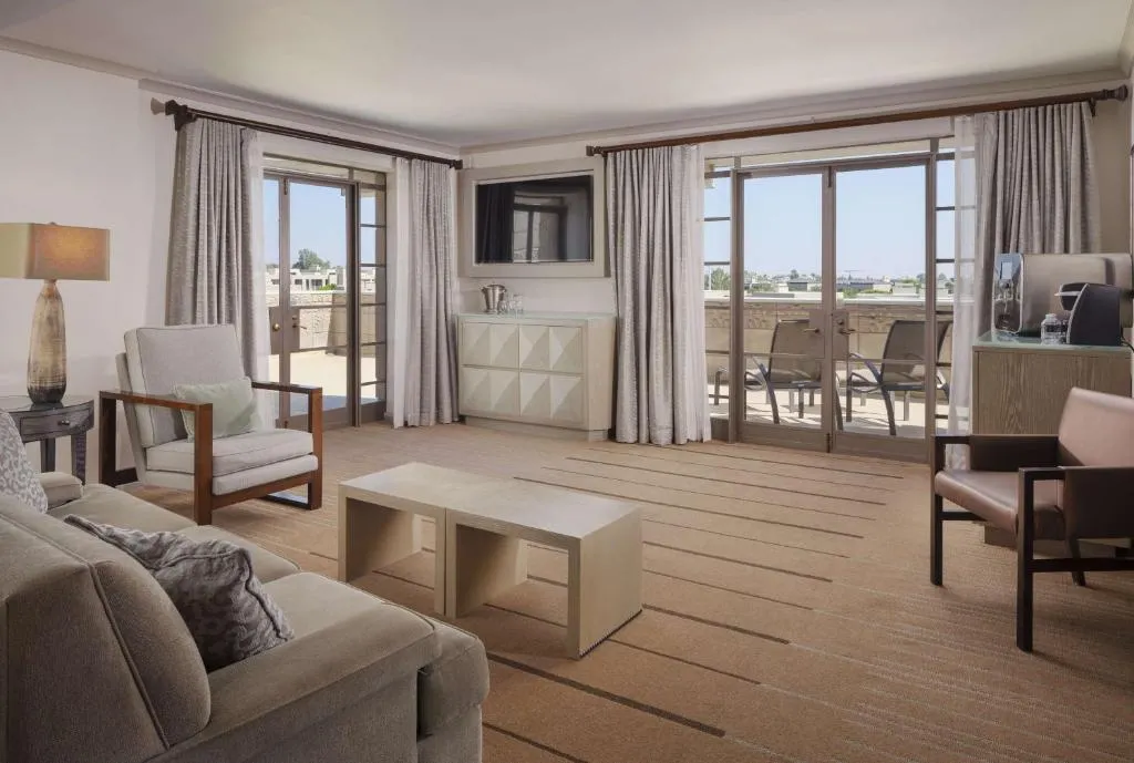 One-Bedroom King Suite