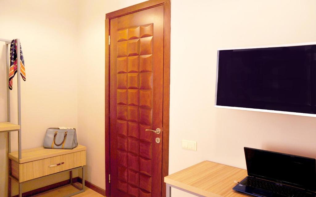 TV a/nebo společenská místnost v ubytování Boutique Hotel Avlabar