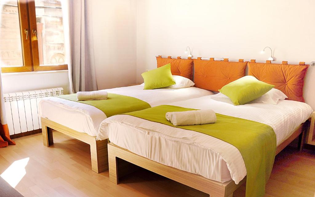 Postel nebo postele na pokoji v ubytování Boutique Hotel Avlabar