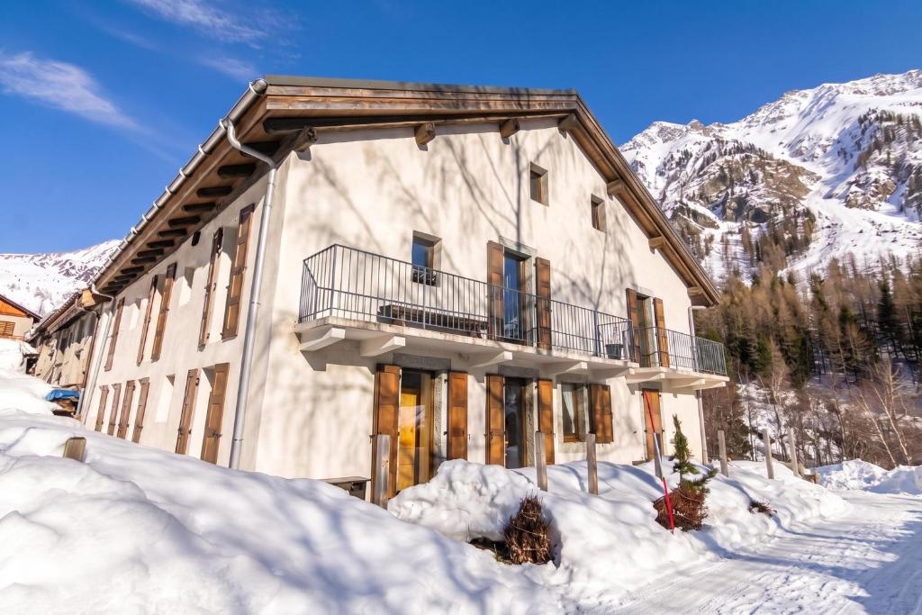 Apt Arsene2 Mont Blanc view for 5 next to ski - Happy Rentals