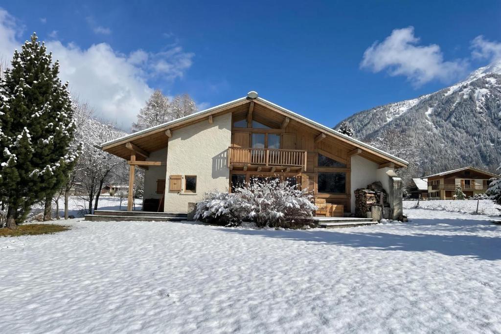 Chalet Allières Walk to Grands Montets | Sleeps 10