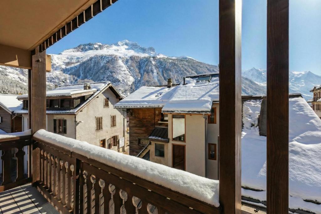 La Persévérance12 Argentière 3BR w/ Mont Blanc Views Near to Ski - Happy Rentals