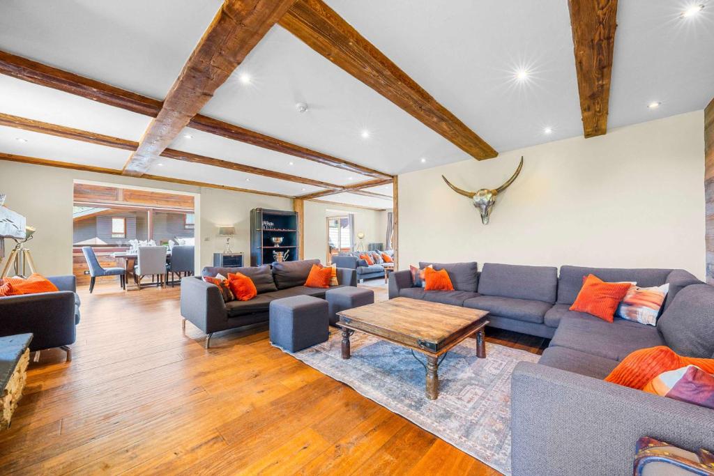 Luxury Ski-InOut Chalet with Hot Tub Sleeps 25