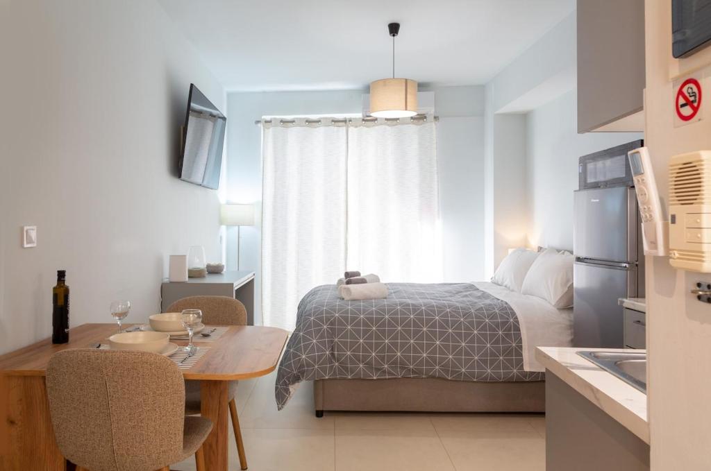 Studio 4 Kalamata - Bright Escape in the Centre