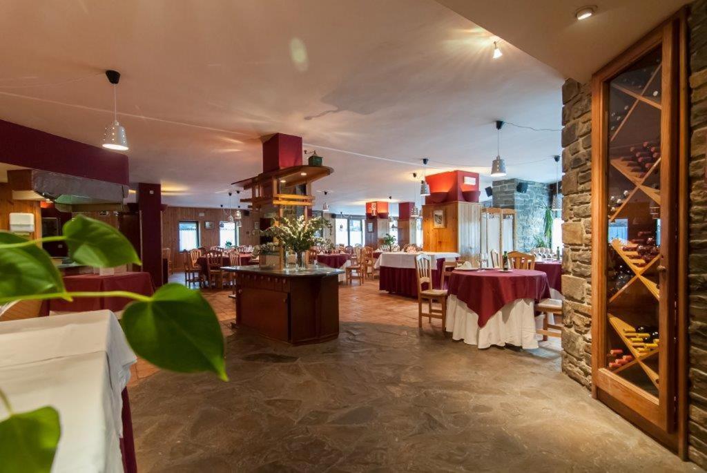 APARTAMENTOS VILAGAROs (İspanya Garós) - Booking.com