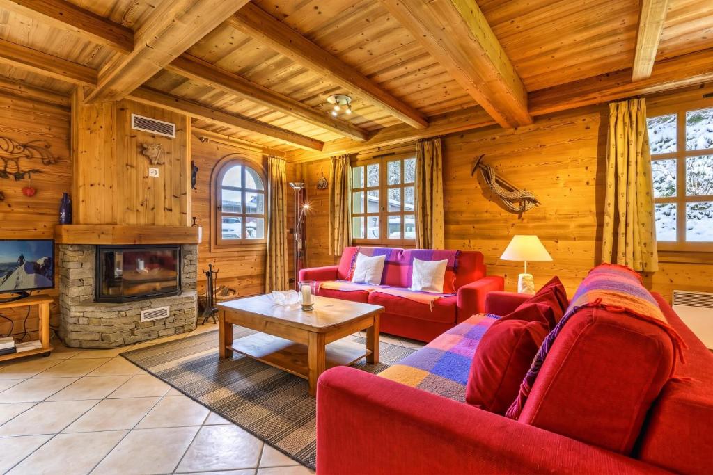 Chalets d'Henri 67 Apartment w/ Terrace & Mont Blanc Views - Happy Rentals