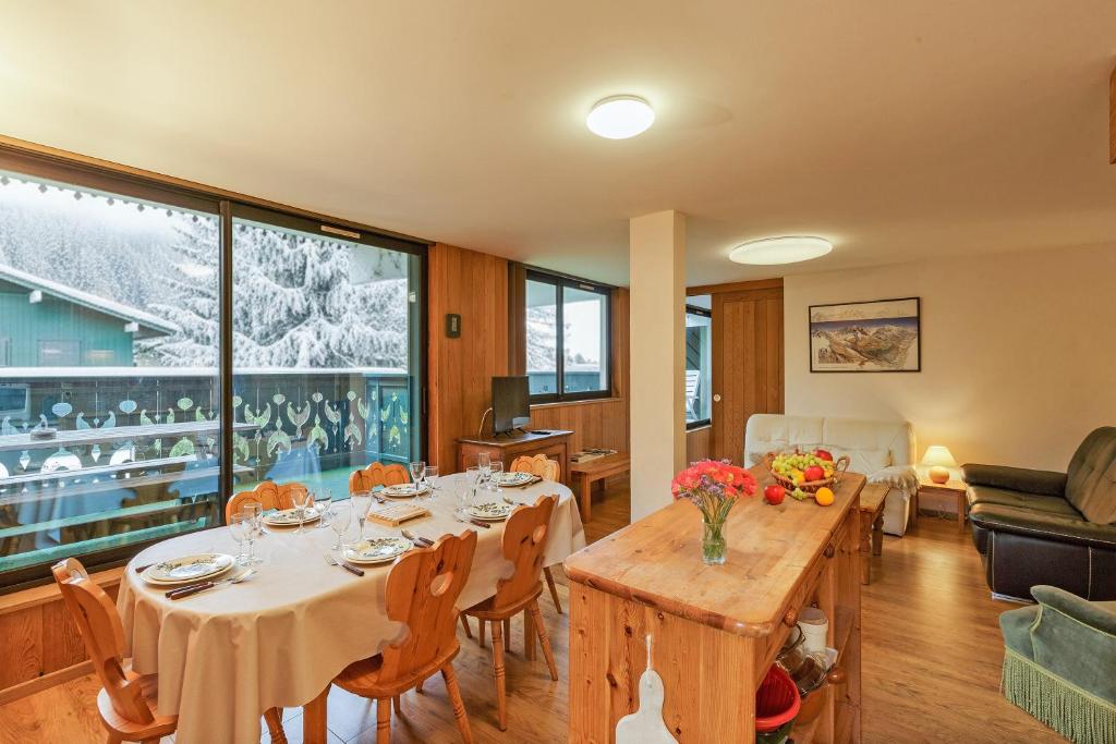 Residence Montana 3BR Argentière Ski Base + Parking + View for 6 - Happy Rentals