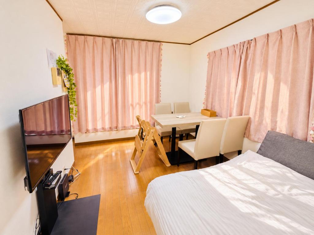 Shinjuku Y Hotel III 9 Guests 7-Eleven 1 min