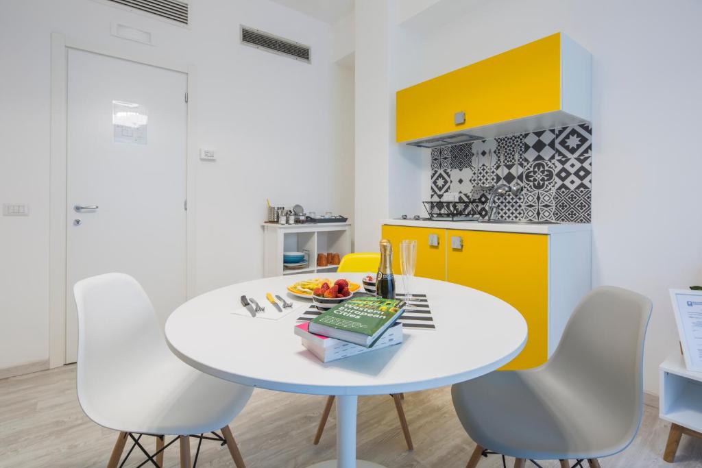 Kuchyň nebo kuchyňský kout v ubytování Flower Suites Sorrento
