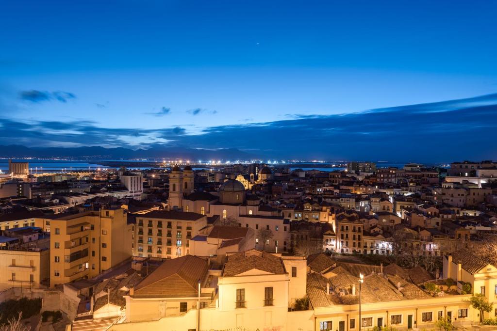 Vista generica su Cagliari o vista sulla città dall'interno dell'appartamento