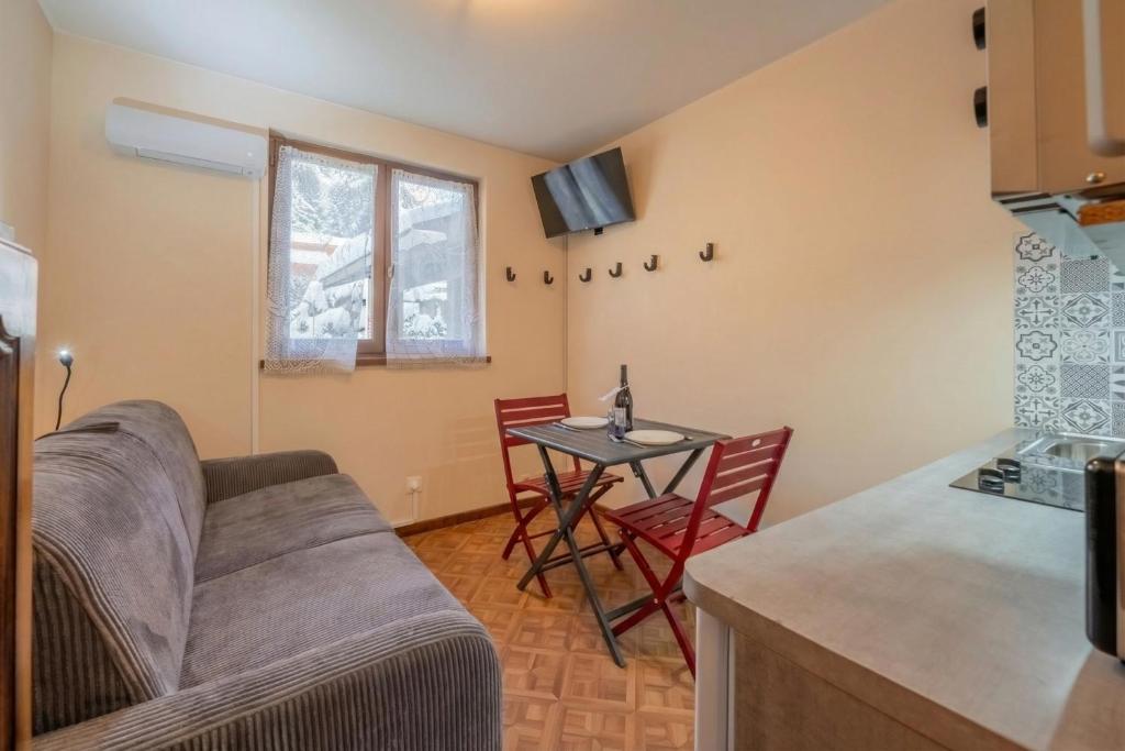 Studio Du Lyret II - Central in Chamonix - Happy Rentals