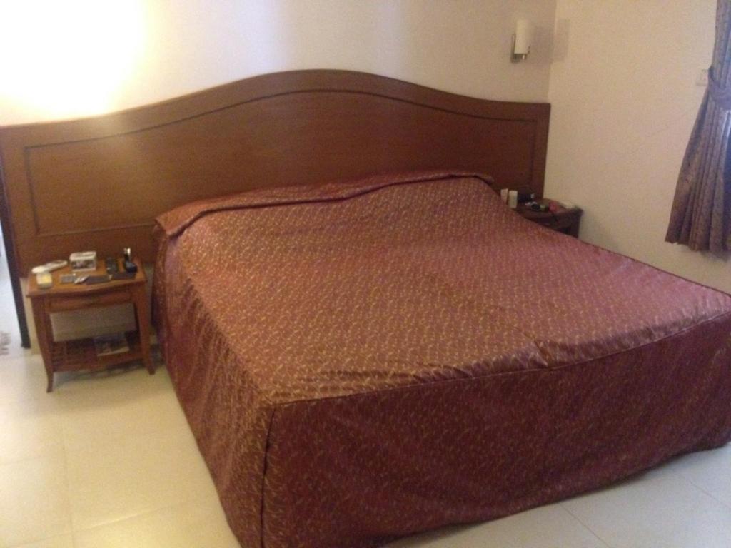 Pool and Garden Facing Apartment in Riviera Foothills Near Baga, Arpora - Apartamento Superior
