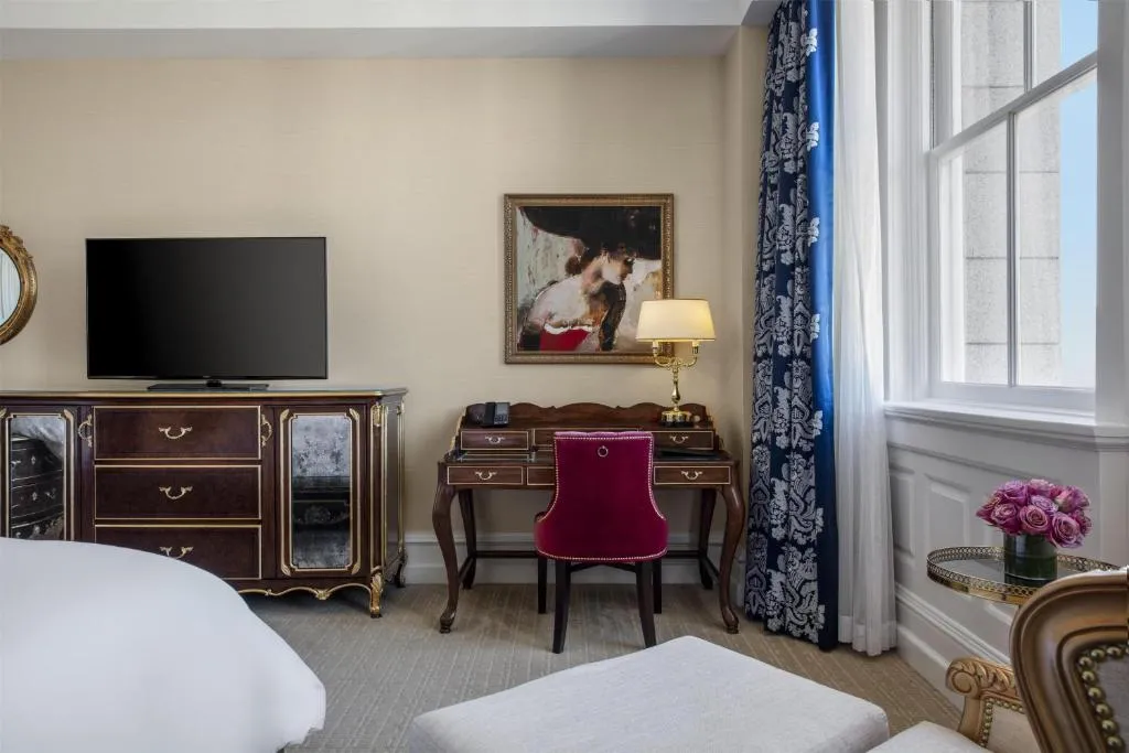 Premium King Room