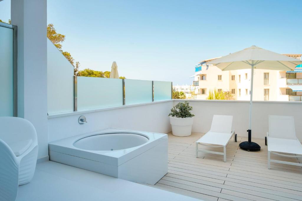 Five Flowers Hotel Formentera - Jacuzzi privado en la habitación en Formentera