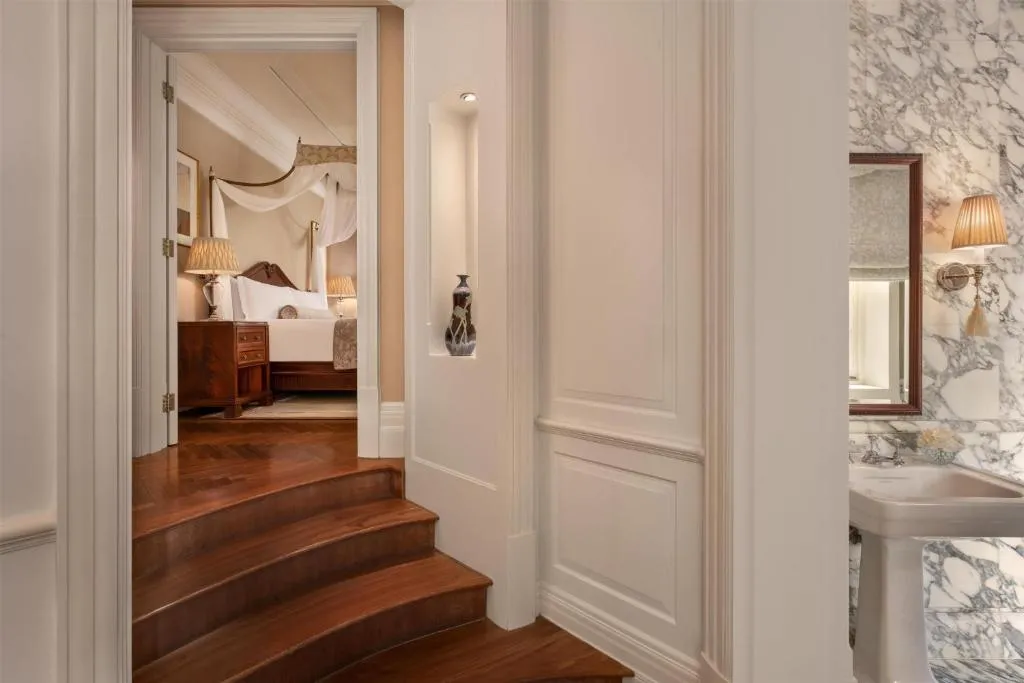 King Suite with Bund Heritage Staircase View
