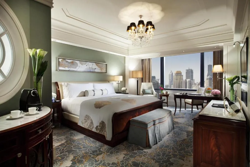 Deluxe King Room with City View