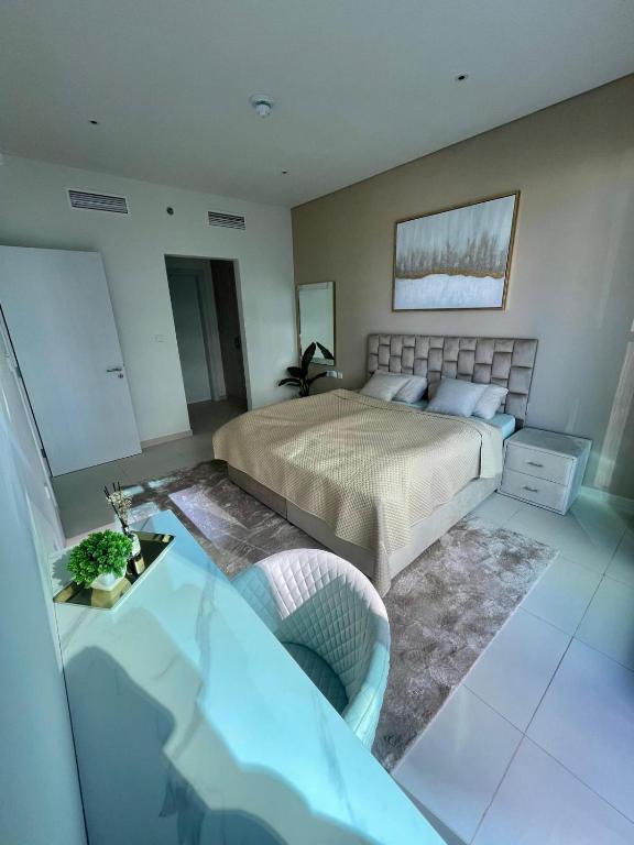 فضای داخلی Amazing apartment with infinity pool در دبی - تصویر ۳