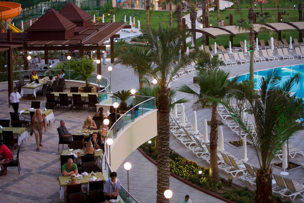 Bazén v ubytování Saphir Resort & Spa nebo v jeho okolí