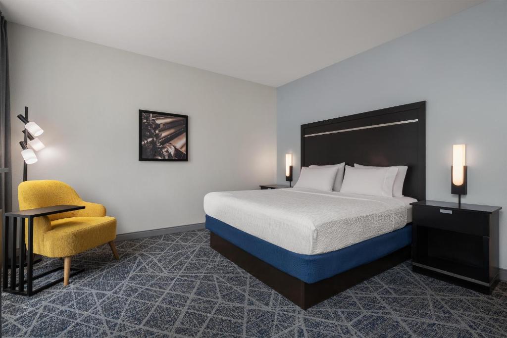 Hampton Inn and Suites Cincinnati - Downtown - 