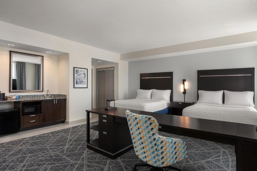 Hampton Inn and Suites Cincinnati - Downtown - 