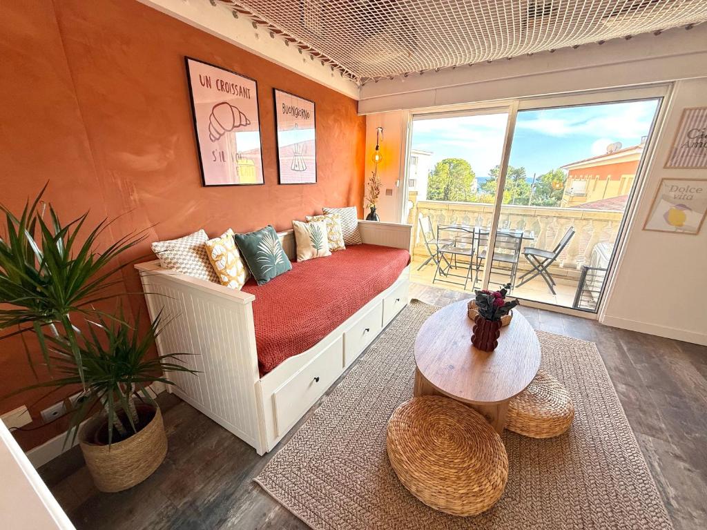 Charmant appartement à 50m des plages