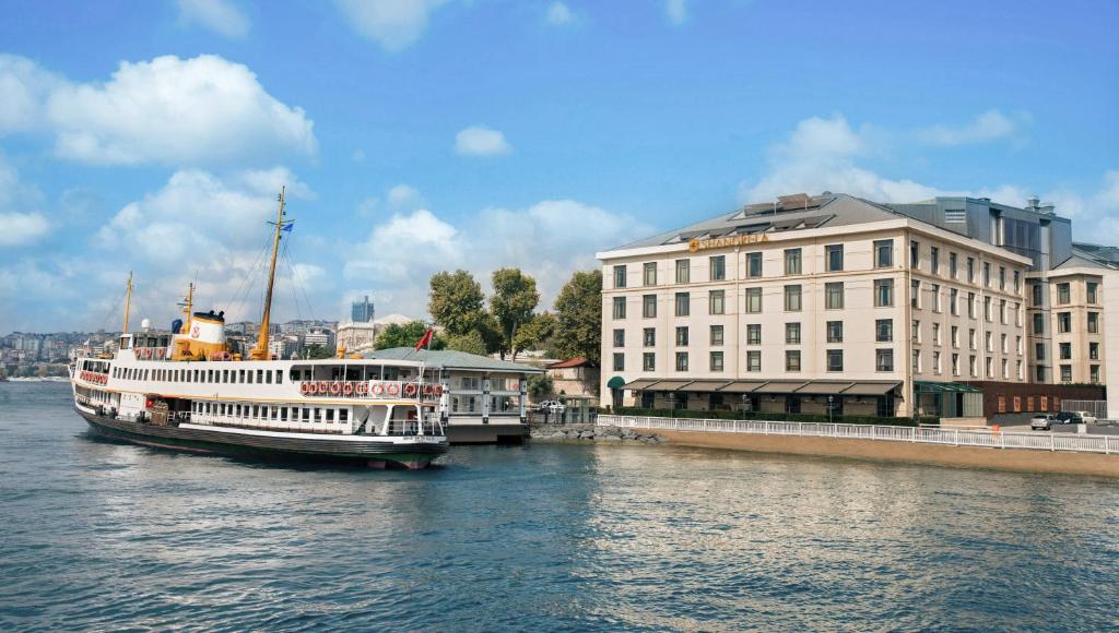 Shangri-La Bosphorus, Istanbul - Housity