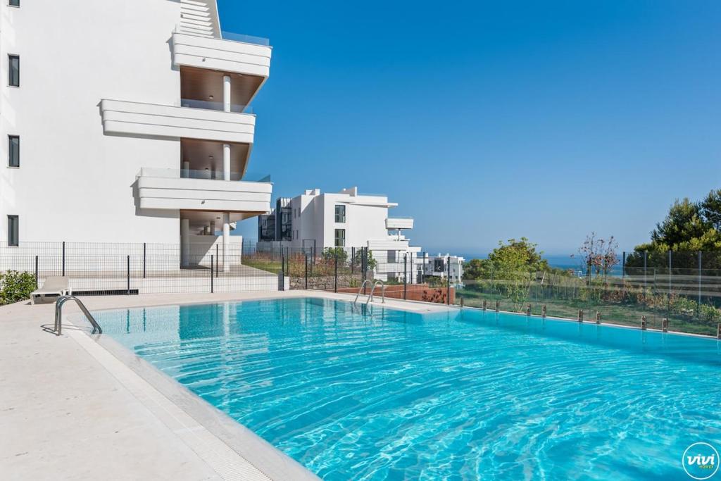 ViVi Homes - Gerrard, Terrace, Pool & Sea Vew