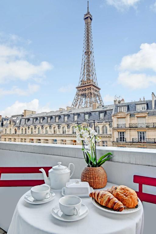 Exceptional 3BDR 6P apt - View of the Eiffel Tower