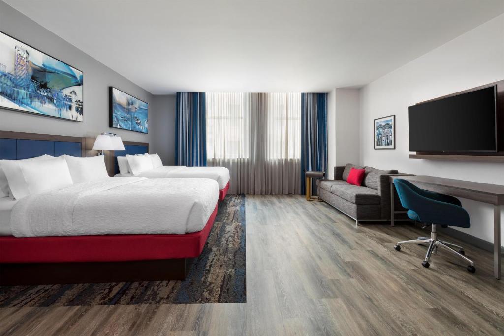 Hampton Inn & Suites Baltimore Inner Harbor - 