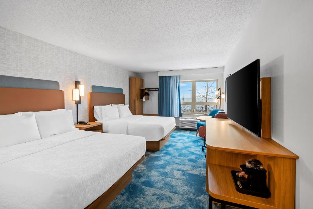 Hampton Inn Duluth-Canal Park - 