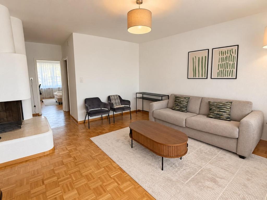 Stylish 2BR with Stunning Zurich Views - Tilia 41