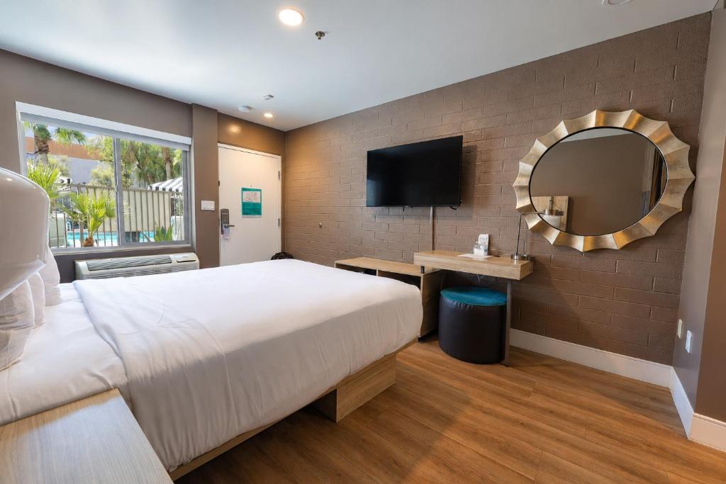 Oasis at Gold Spike - 