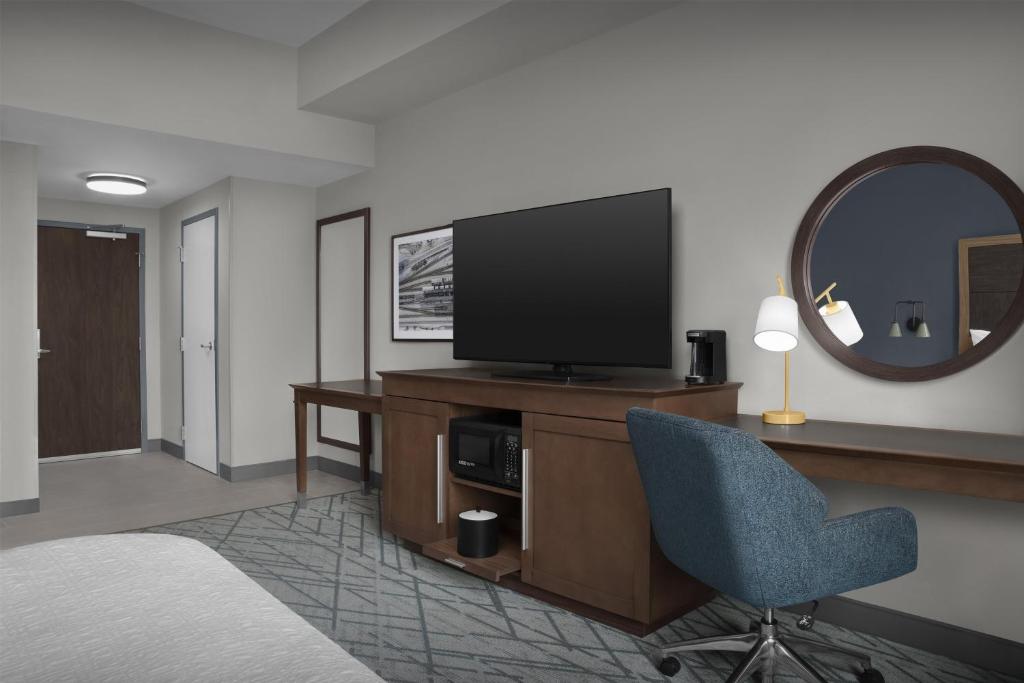 Hampton Inn Indianapolis Downtown Across from Circle Centre - 