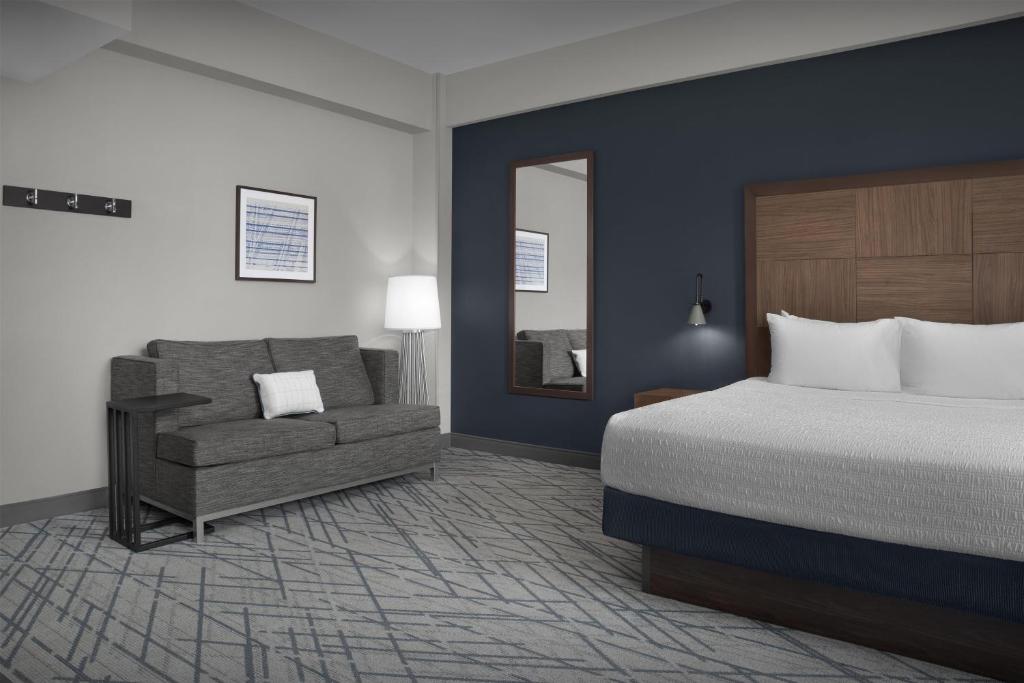 Hampton Inn Indianapolis Downtown Across from Circle Centre - 