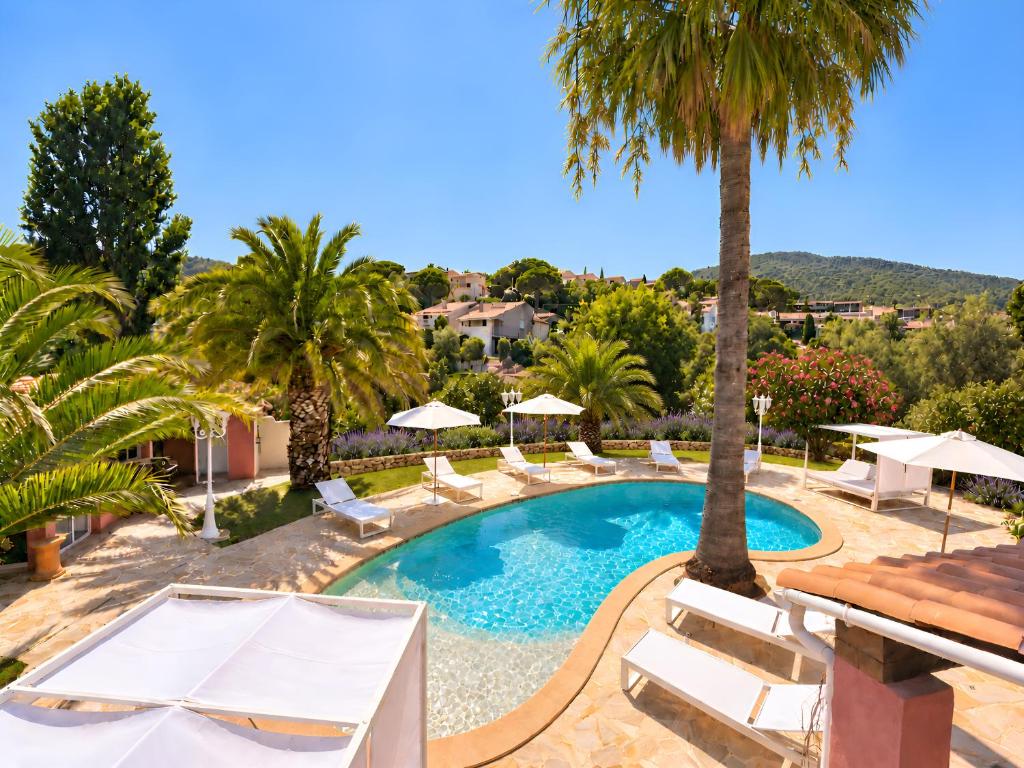 Fantastic pool villa 900m to the beach; with extravagant big garden