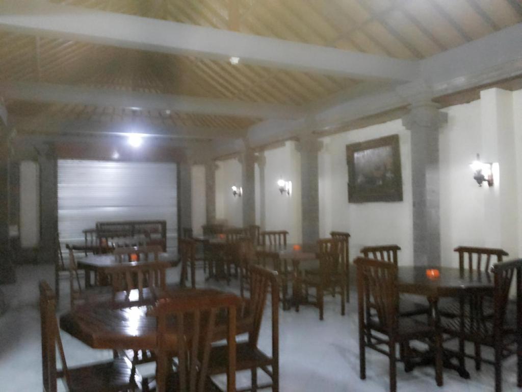 Posezení v ubytování Hotel Mawar Sari Mitra RedDoorz