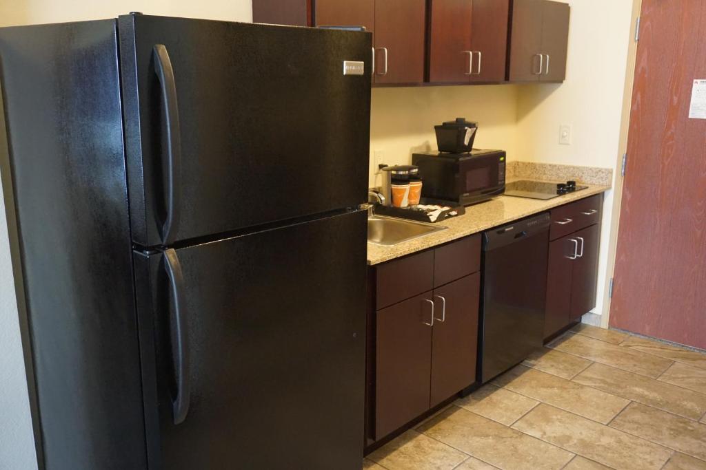 Cobblestone Hotel & Suites - Chippewa Falls - Suite