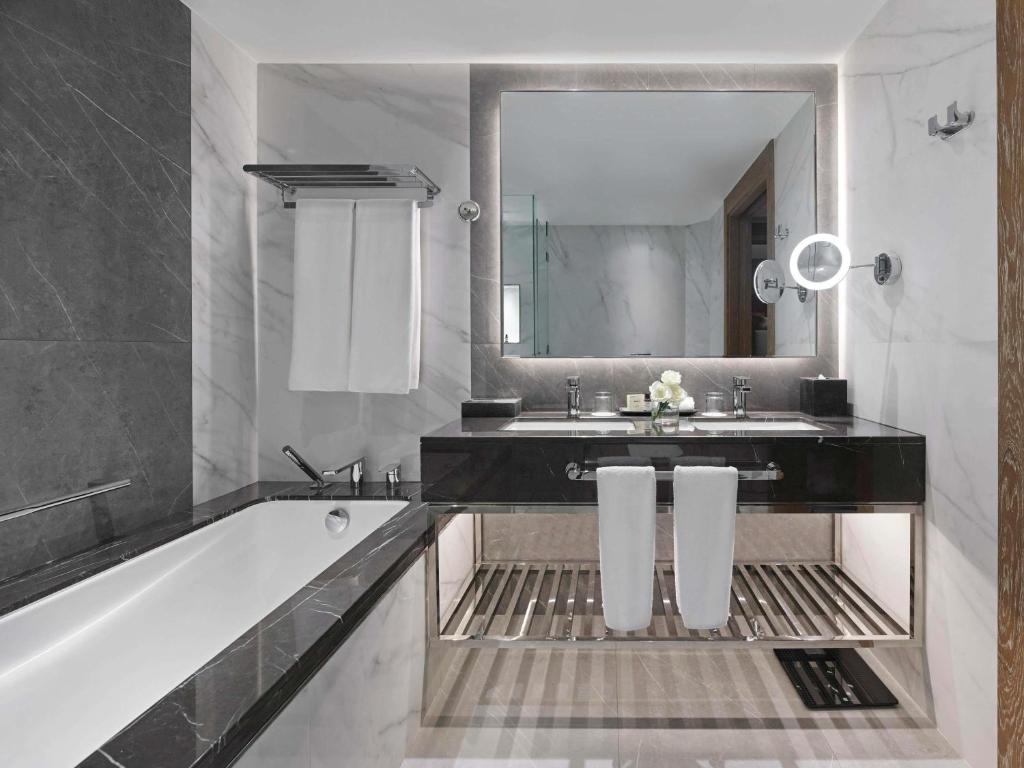 Fairmont Dubai - 
