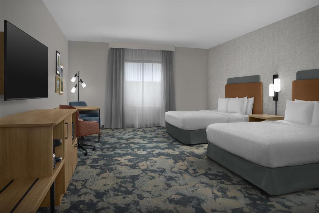 Hampton Inn & Suites Phoenix Glendale-Westgate - 