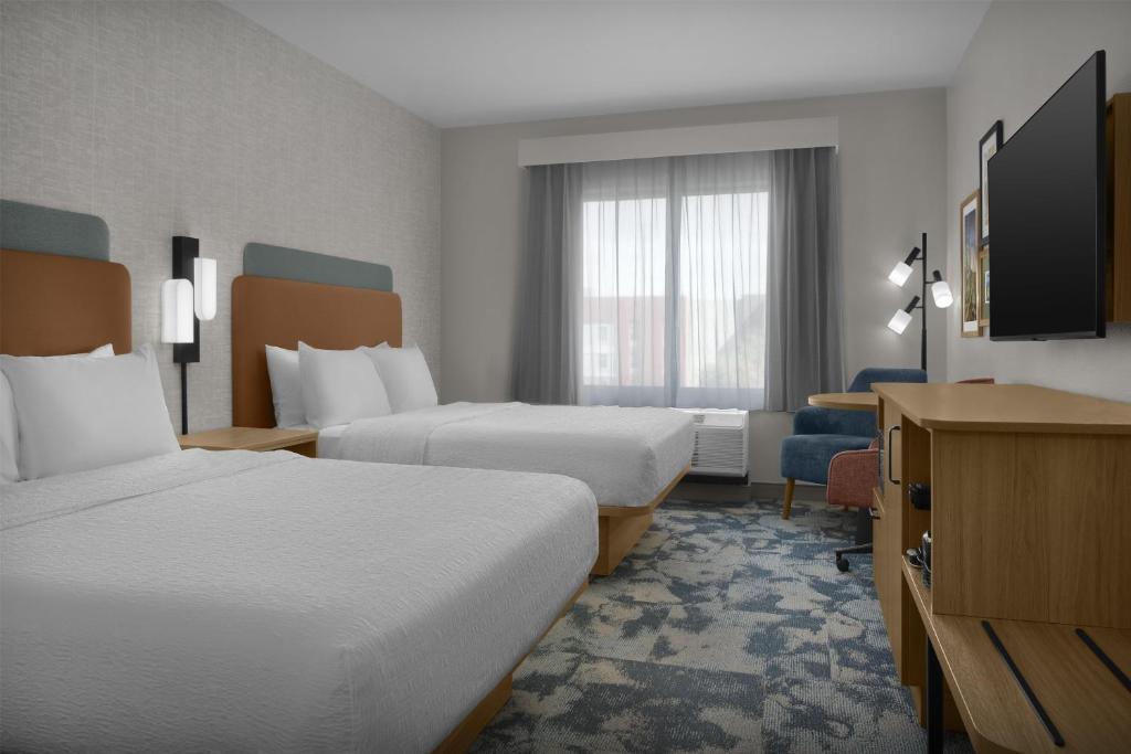 Hampton Inn & Suites Phoenix Glendale-Westgate - 