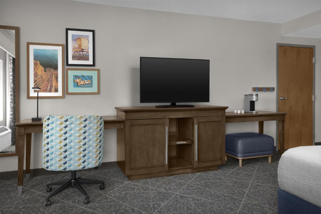 Hampton Inn San Diego Downtown - 