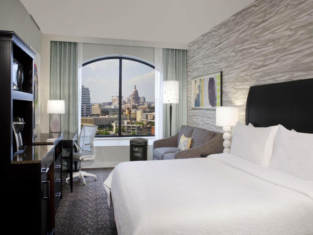 Hilton Garden Inn Austin Downtown-Convention Center - 