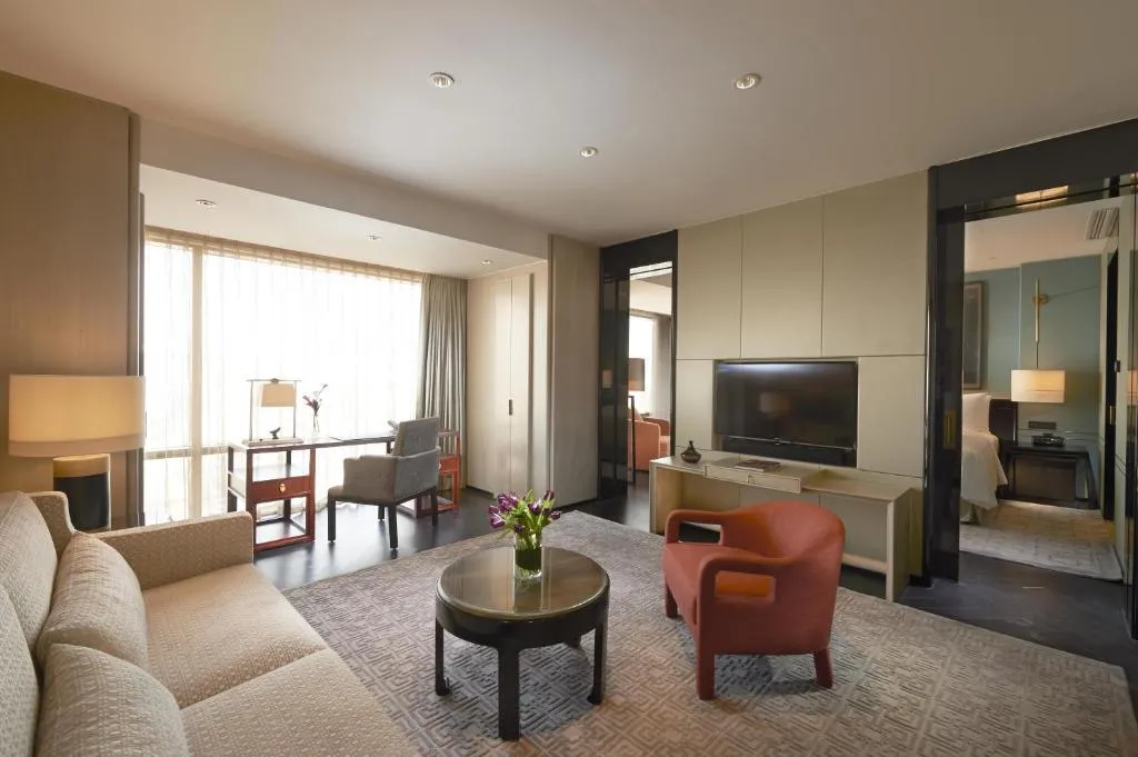 Deluxe King Suite