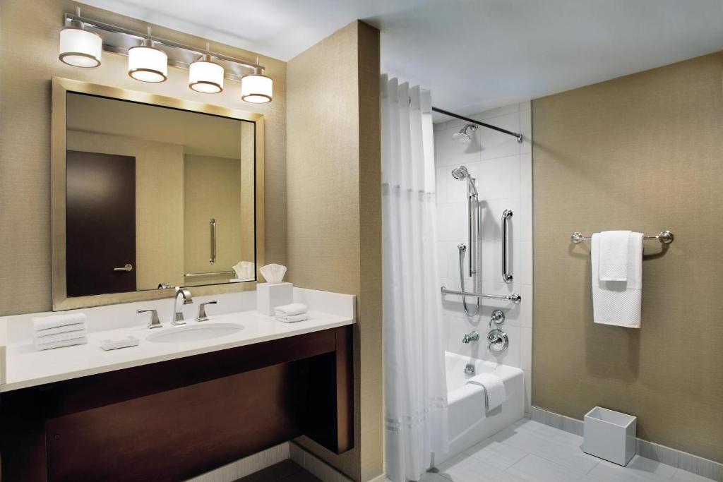 Hilton Chicago - 